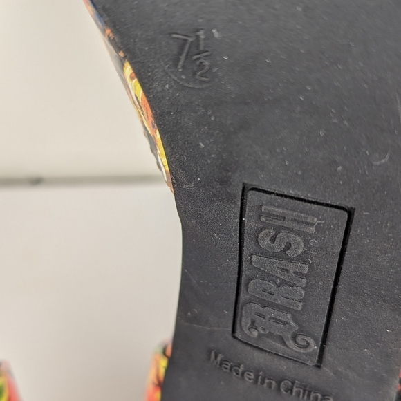 Brash Colorful Floral Slip on Stilettos Heels Dress Shoes Women's size 7 1/2. - Picture 7 of 7